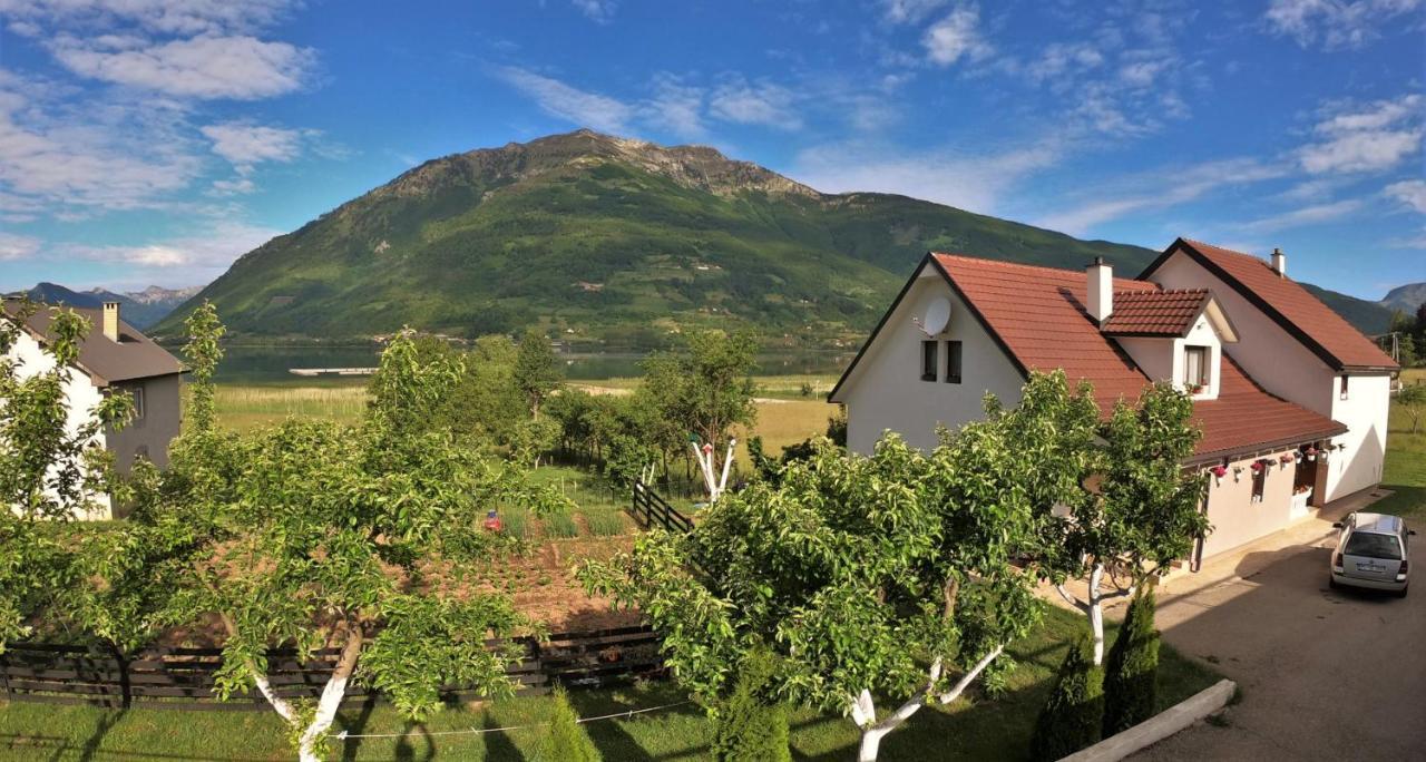 Guest House Blue Views Plav Bagian luar foto
