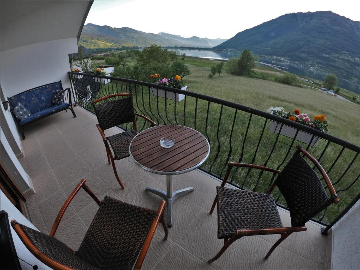 Guest House Blue Views Plav Bagian luar foto