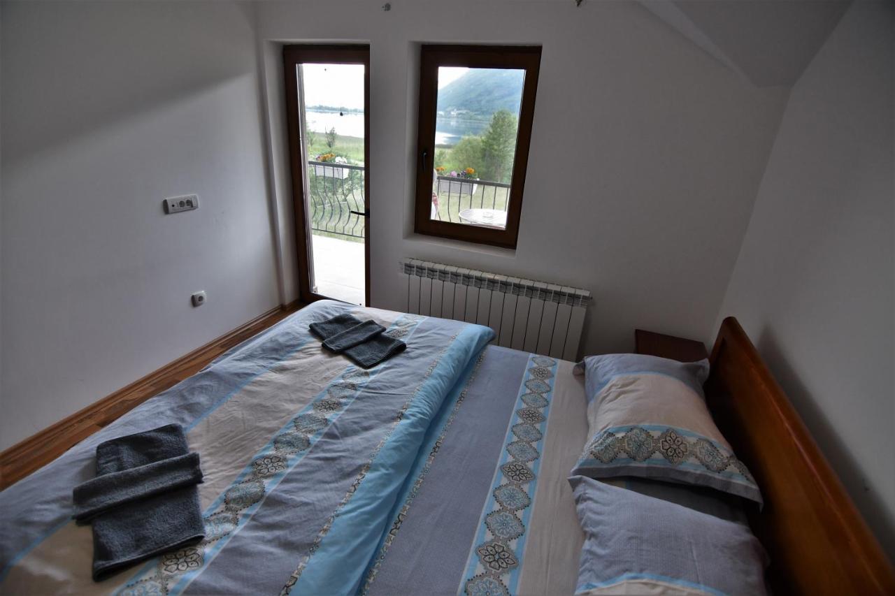 Guest House Blue Views Plav Bagian luar foto