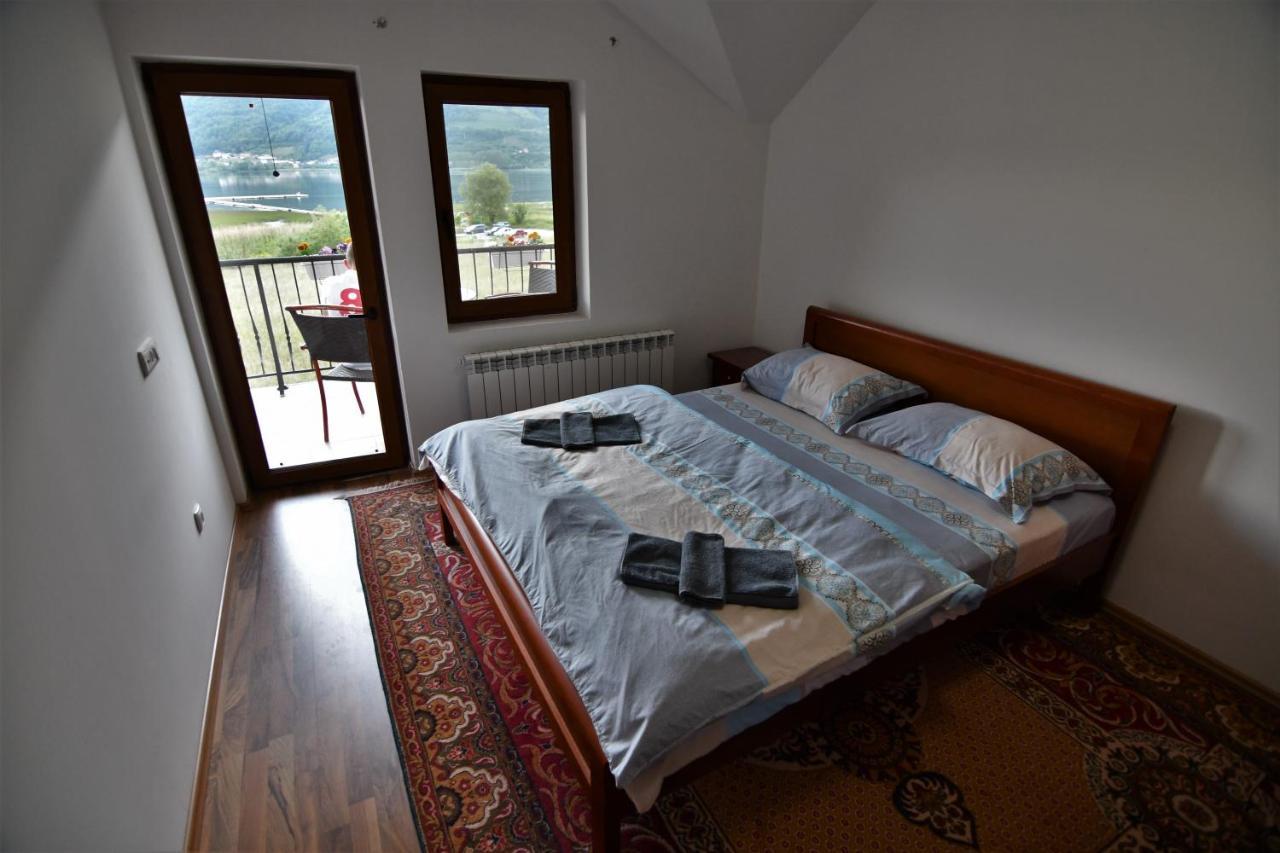 Guest House Blue Views Plav Bagian luar foto