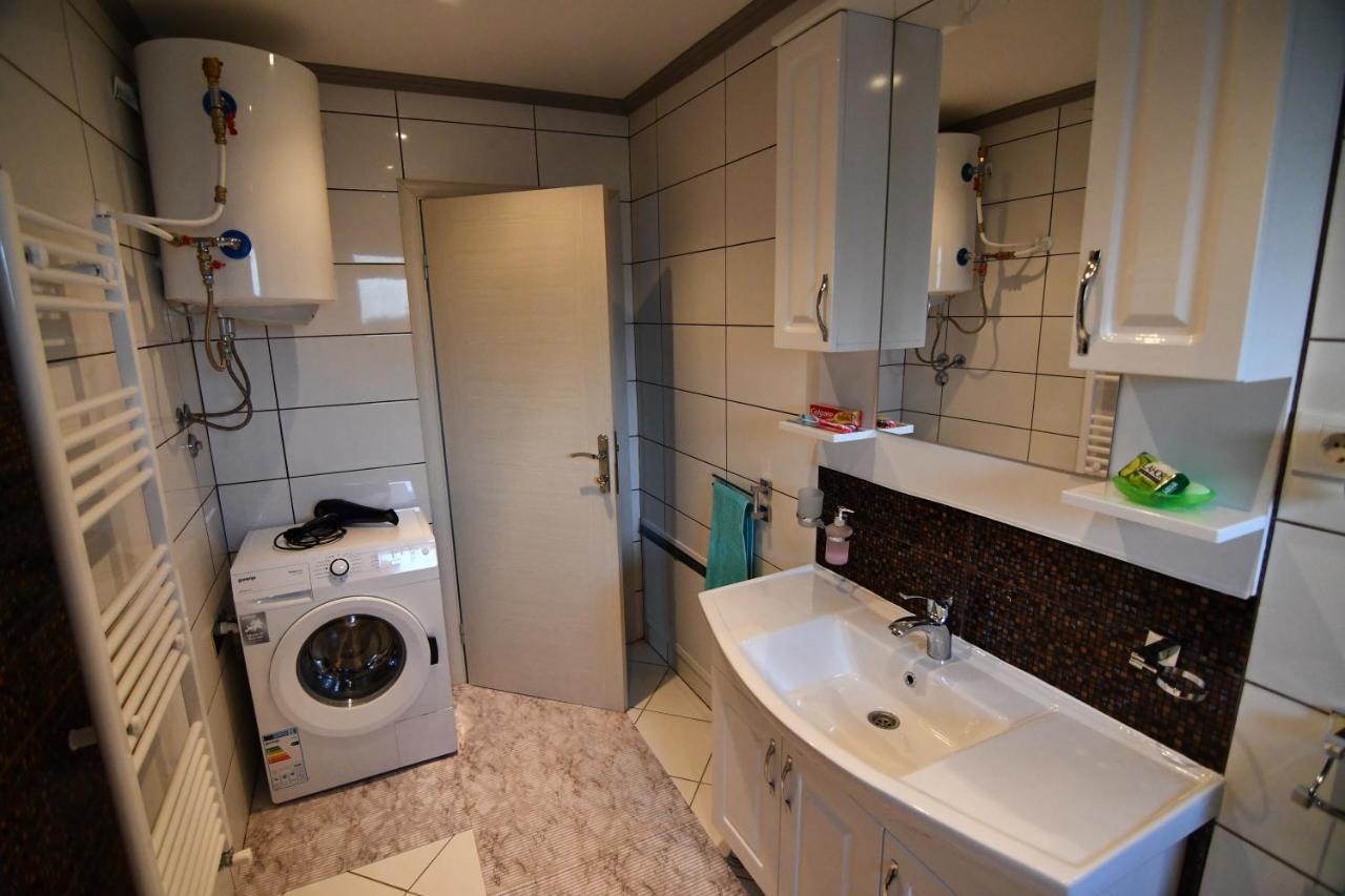 Guest House Blue Views Plav Bagian luar foto
